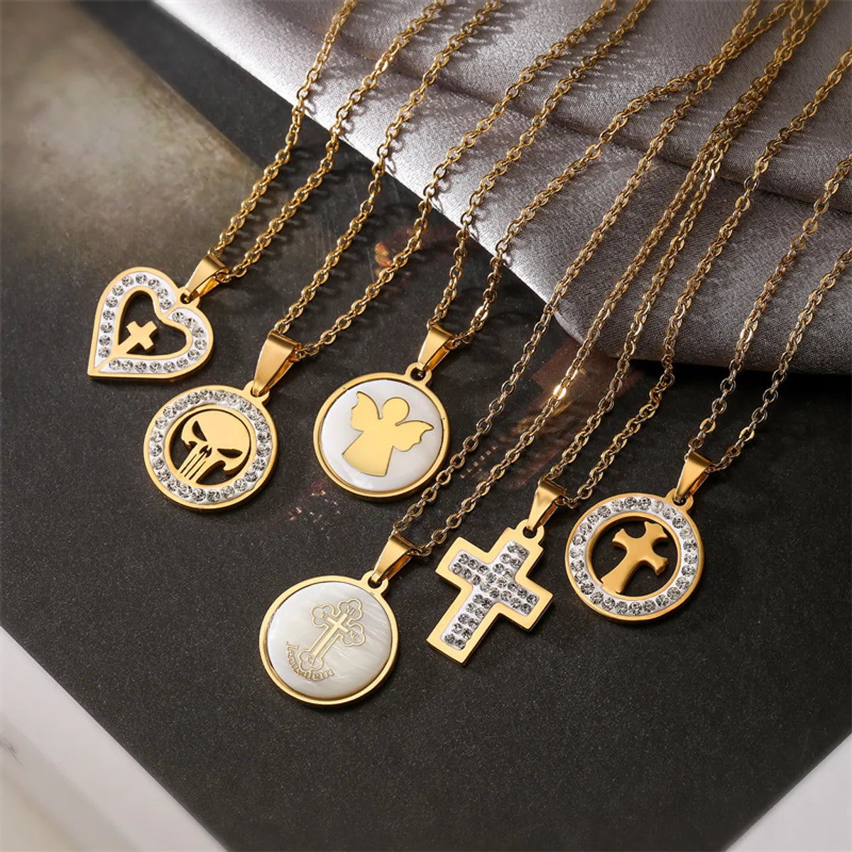 Women’s pearl and gold necklaces-Ig Style Cross Heart Shape Skull Stainless Steel Plating Inlay Shell Zircon Pendant Necklace