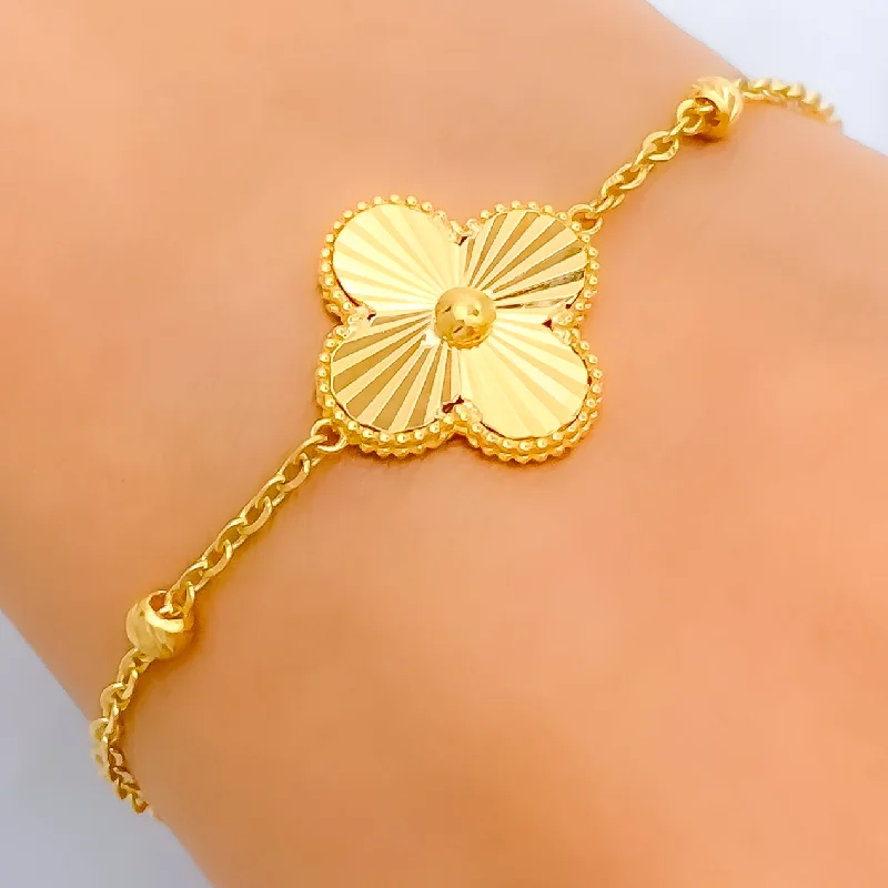 Women’s silver cuff bracelets-Chic Shimmering Clover Leaf 21k Gold Bracelet