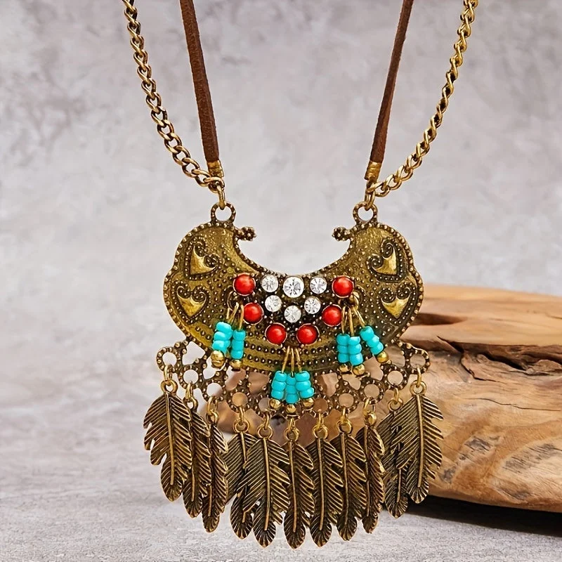 Women’s geometric necklaces-Retro Ethnic Style Geometric Alloy Plating Women's Pendant Necklace