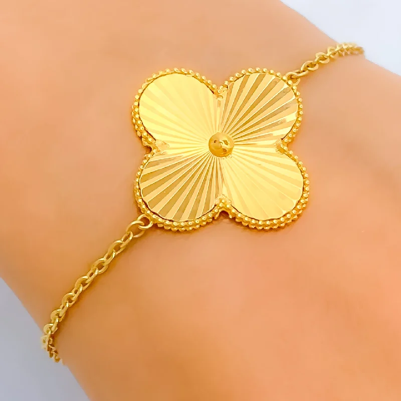 Women’s stretch bangles-Extravagant Glistening Flower 21k Gold Bracelet