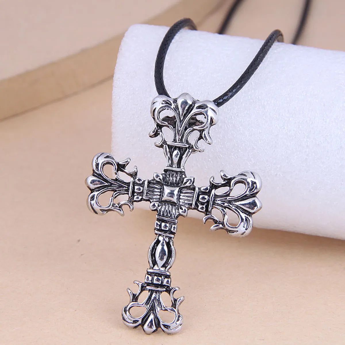 Women’s engraved necklaces-Vintage Style Cross Alloy Hollow Out Unisex Pendant Necklace 1 Piece