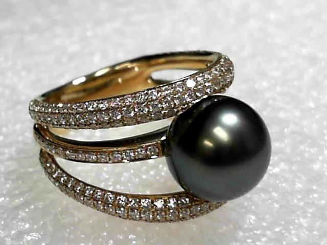 Women’s engagement rings with milgrain details-18K YELLOW GOLD TAHITIAN PEARL AND DIAMOND RING, Estate