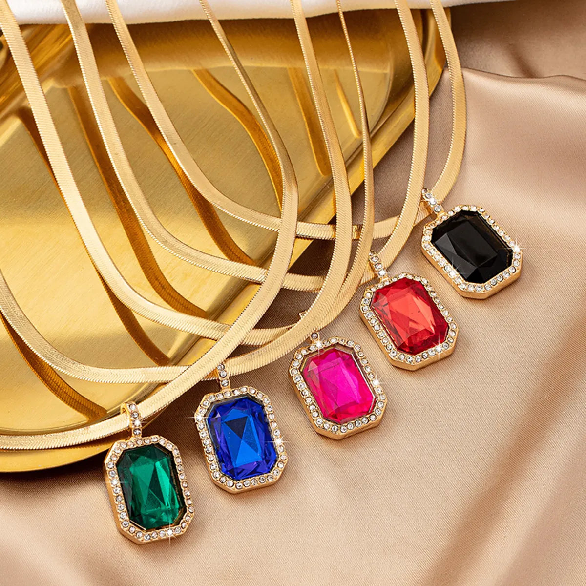 Women’s fashion necklaces-Retro Classic Style Rectangle Alloy Plating Inlay Gem Rhinestones Women's Pendant Necklace