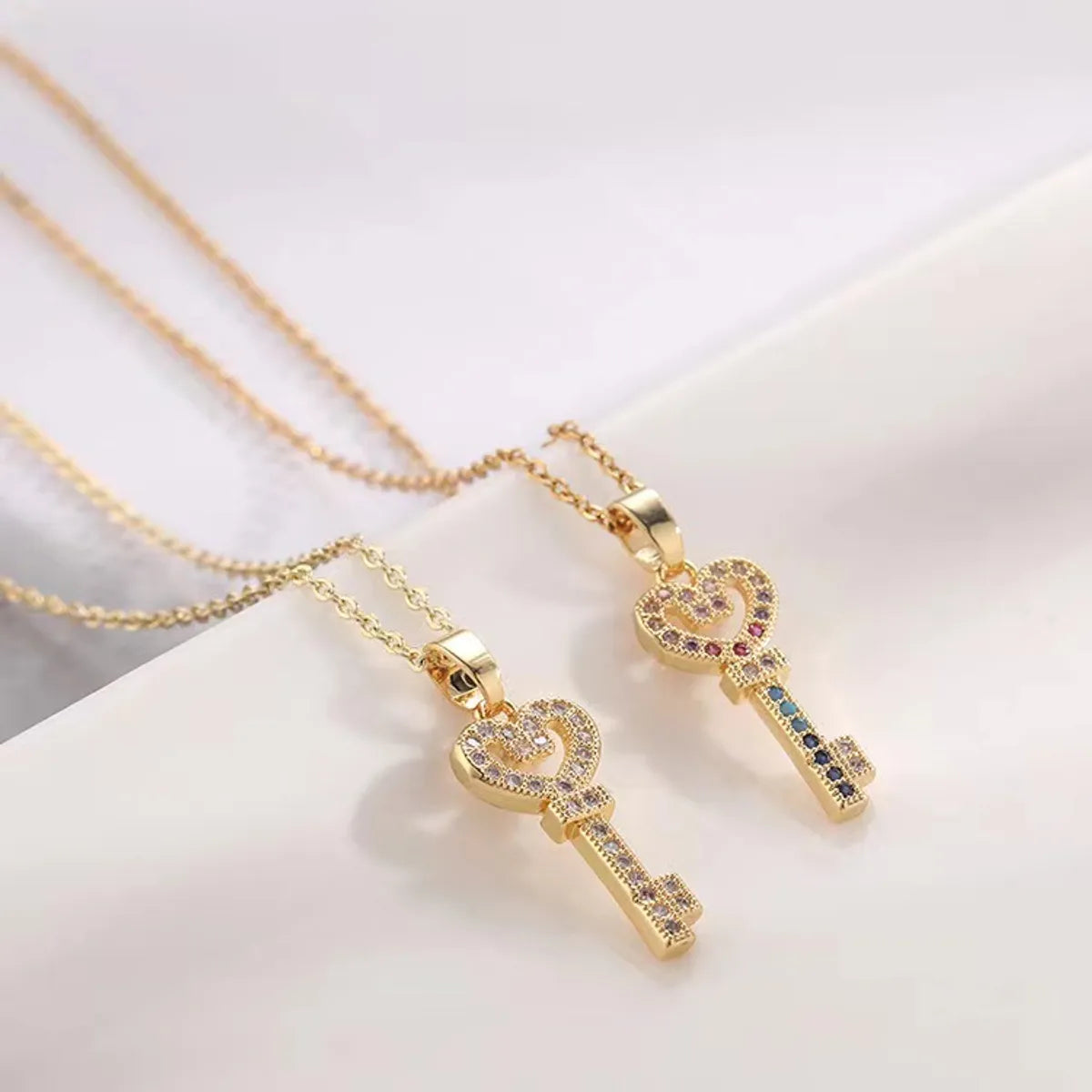 Women’s charm necklaces for women-Vintage Style Key Copper Plating Inlay Zircon Pendant Necklace