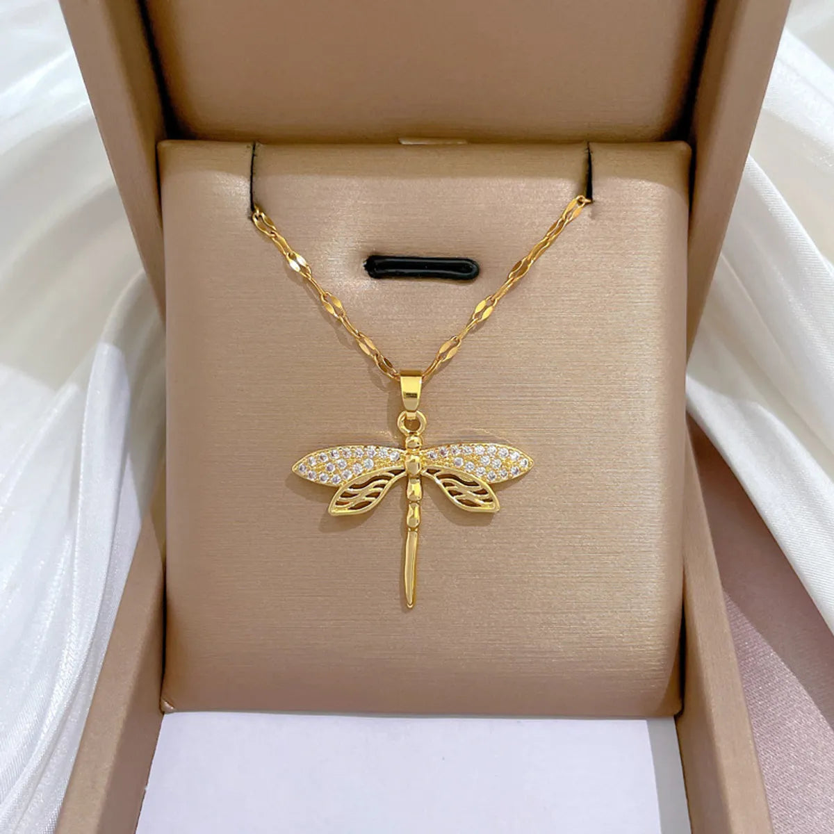 Women’s luxurious pearl necklaces-Classic Style Dragonfly Titanium Steel Inlay Artificial Gemstones Pendant Necklace