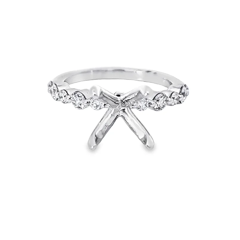 Women’s solitaire engagement rings-ALTERNATING SIZE DIAMOND ENGAGEMENT RING SETTING – 0.50 TCW