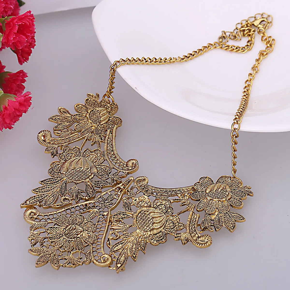 Women’s custom necklaces-Retro Flower Alloy Hollow Out Women's Necklace