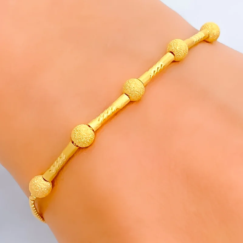 Women’s men’s style cuff bracelets-Decorative Modern 22k Gold Bracelet