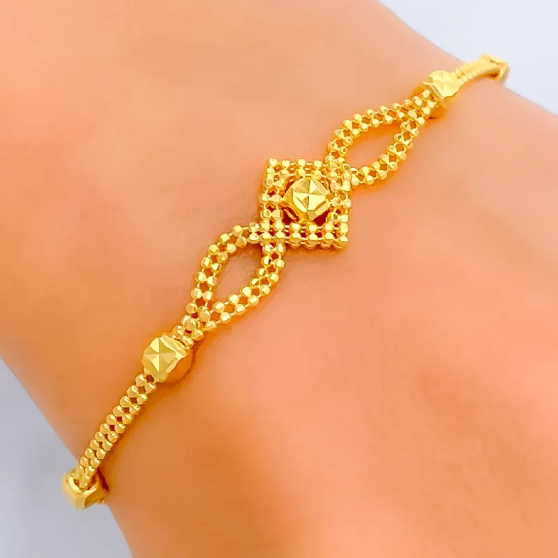 Women’s engraved cuff bracelets-Fashionable Everyday 22k Gold Bracelet