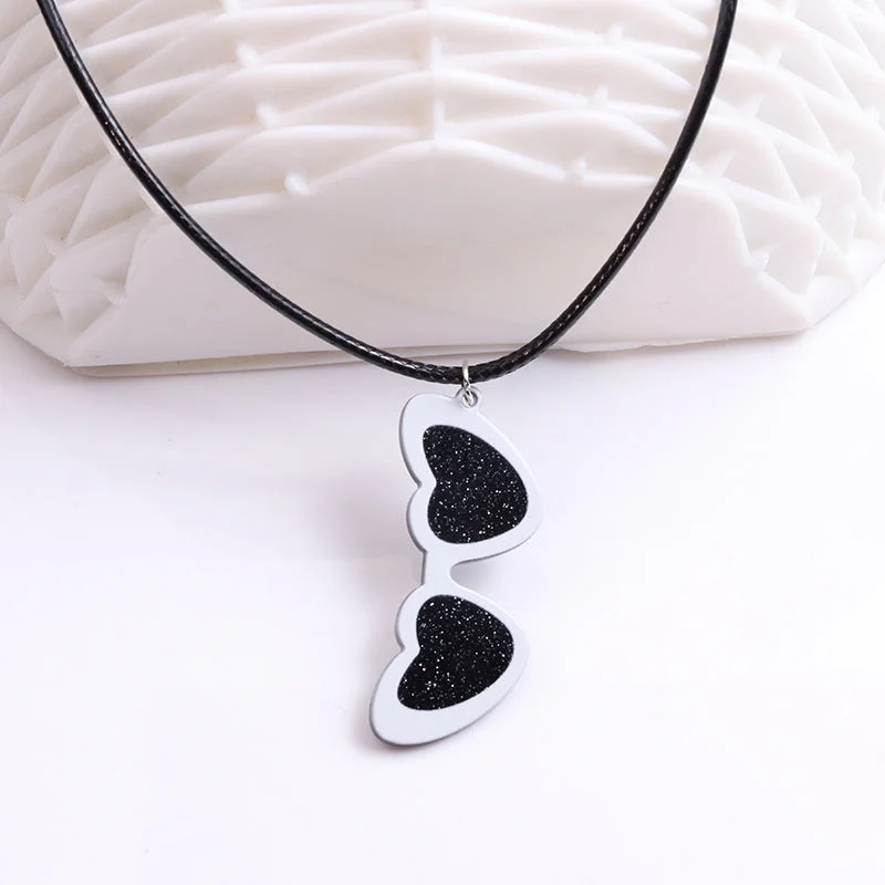 Women’s zodiac necklaces-Retro Heart Shape Arylic Printing Women's Pendant Necklace