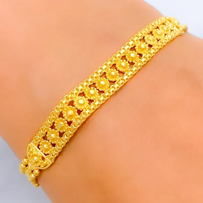 Women’s stackable bangles-Attractive Floral Line 22k Gold Bracelet