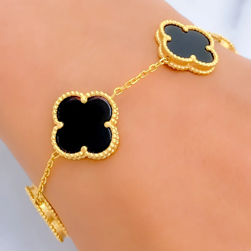 Women’s boho bracelets-Ornate Onyx 22k Gold Clover Bracelet