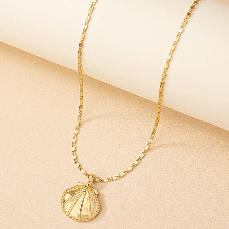 Women’s pendant chain necklaces-Simple Style Rose Bee Shell Alloy Plating Women's Pendant Necklace